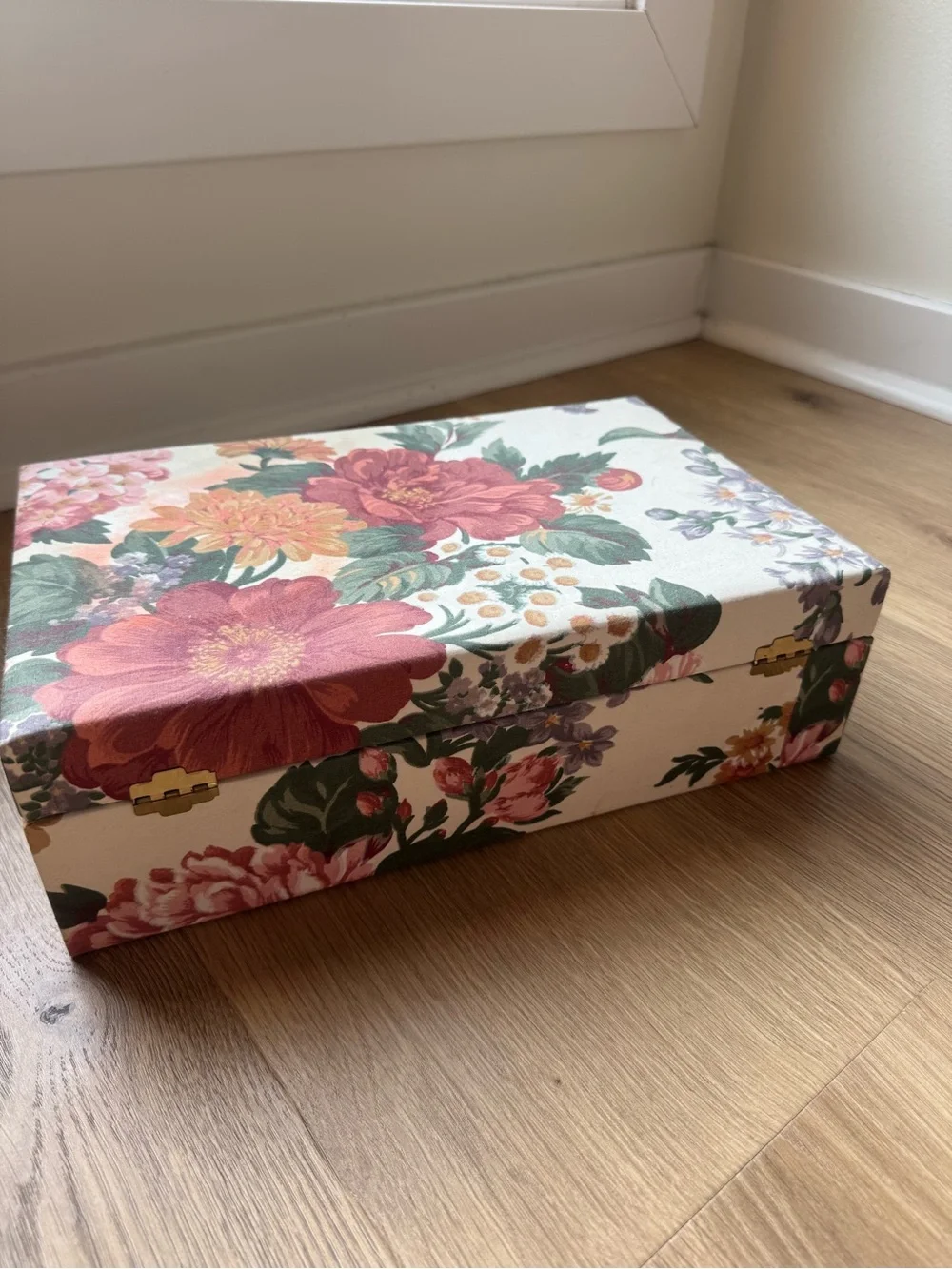 Vintage Floral Pattern Decorative Jewelry Storage Box in Pink, Green & Yellow